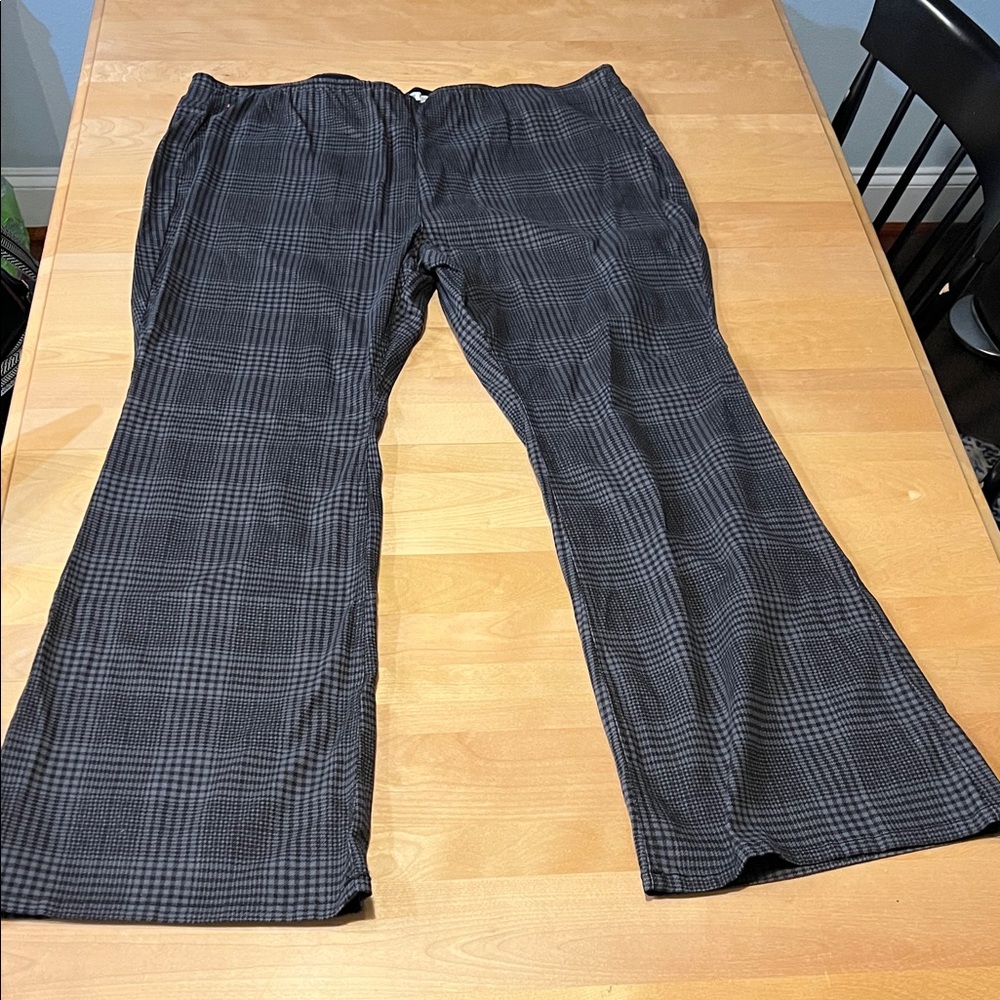 Tinseltown 24w pull on grey plaid flare dress pants
